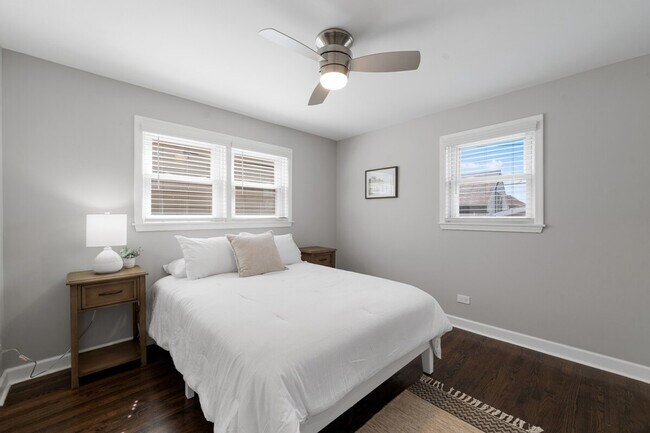 Building Photo - 5641 W 64th St