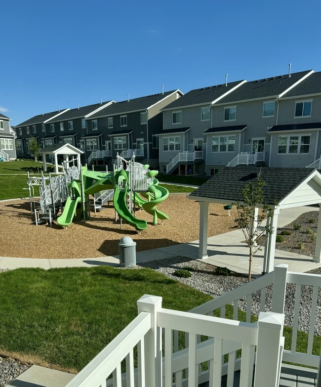 Building Photo - 4084 W Harmony Dr