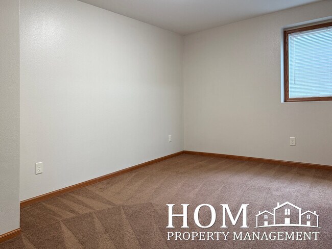 Building Photo - 309 Tanager Rd