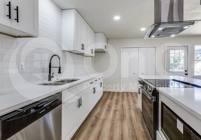 Building Photo - 1207 Crestridge Dr