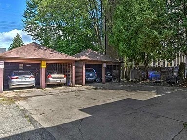 Building Photo - 413 Chamberlain Ave