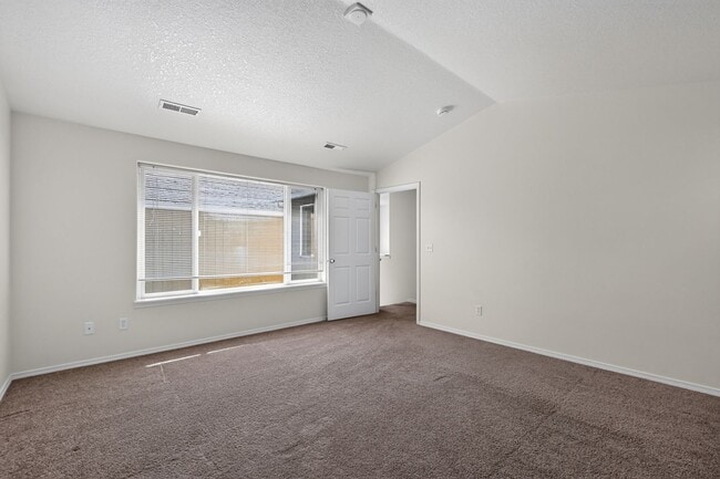 Building Photo - 1506 SE Kobus Way
