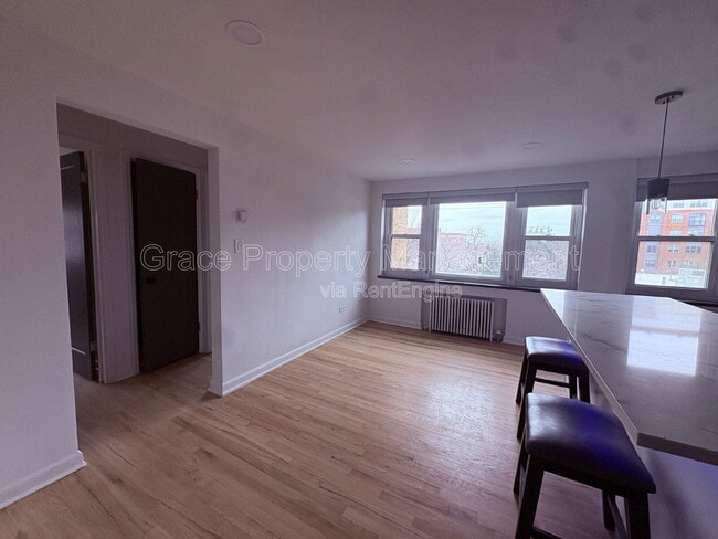 Building Photo - 505 Logan St