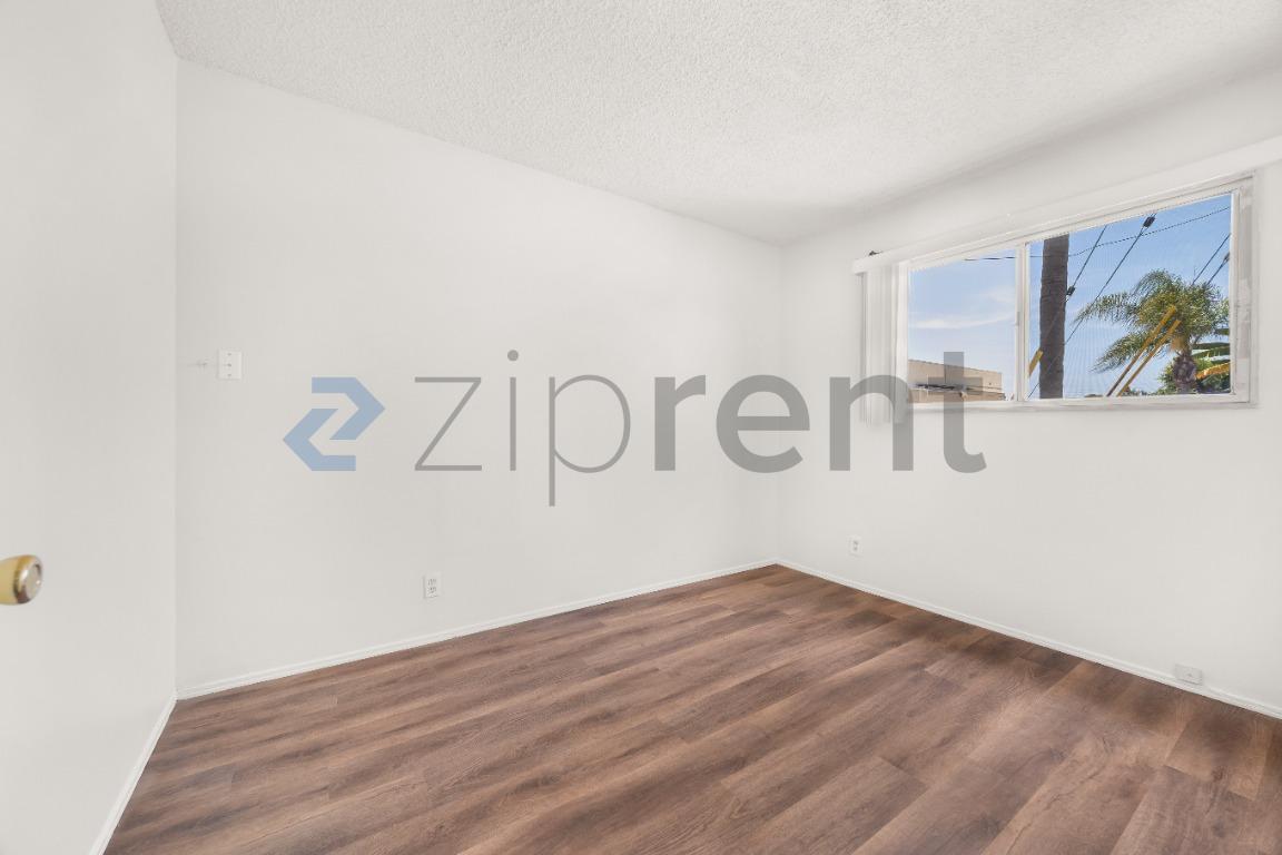 Building Photo - Unit