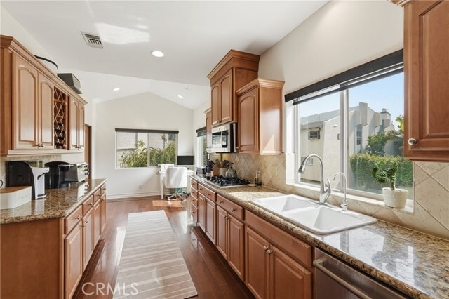 Building Photo - 2111 Carnegie Ln