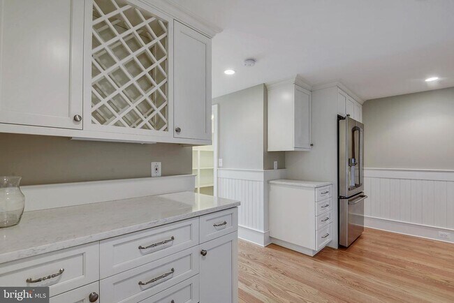 Building Photo - 8703 Bradmoor Dr