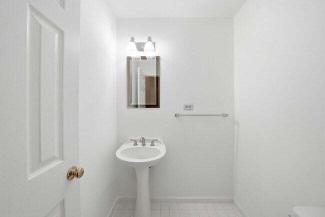 Building Photo - 46733 Woodmint Terrace