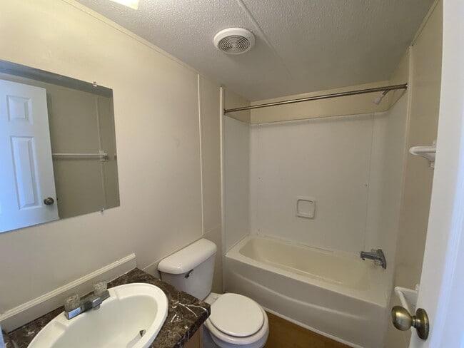 Building Photo - 1709 Brown Pl Dr