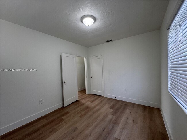 Building Photo - 133 NW 32nd Ct