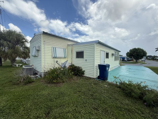 Building Photo - 312 49th Ave W