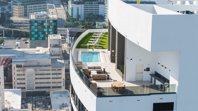 Building Photo - 36 NE 2nd St