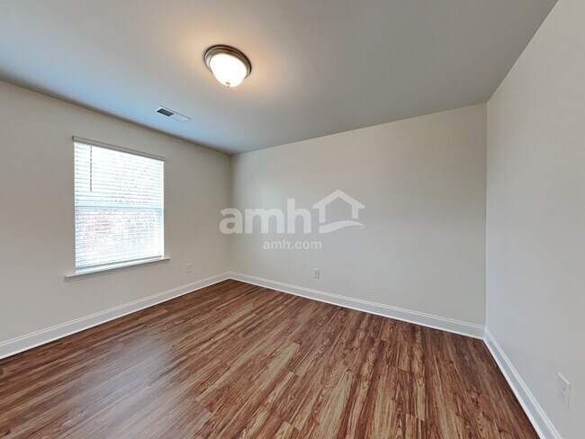 Building Photo - 5981 Hagar Vly Dr