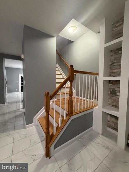 Building Photo - 7704 Periwinkle Way