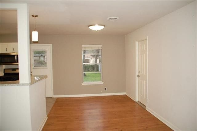Building Photo - 1133 Valley View Dr