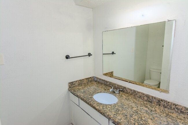 Building Photo - 20335 Fieldtree Dr