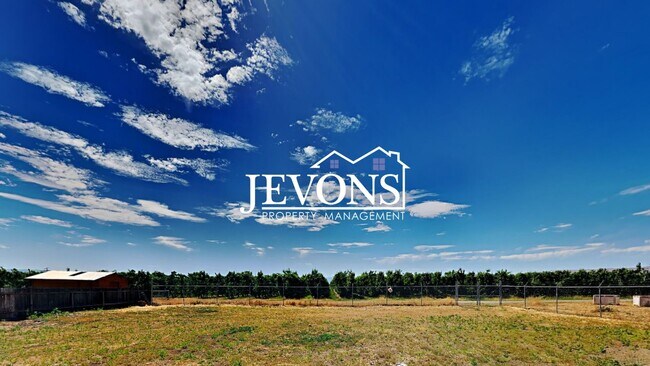 Building Photo - Water and sewer included! Comfortable 3-be...