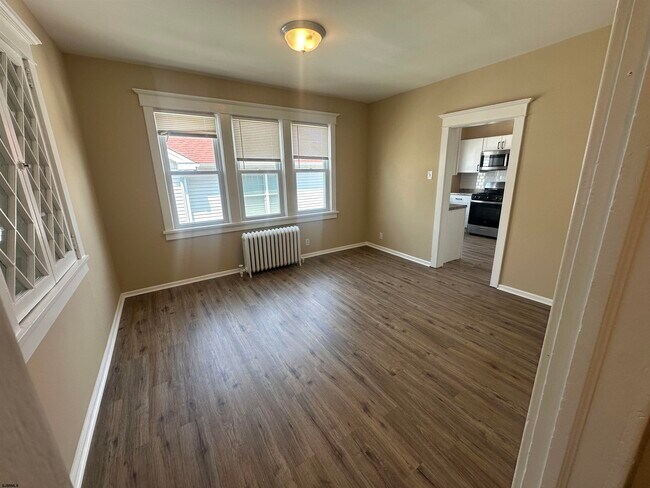 Building Photo - 9 N Rosborough Ave