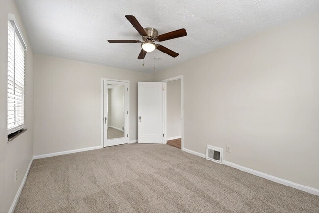 Building Photo - 1930 Stevens Ave