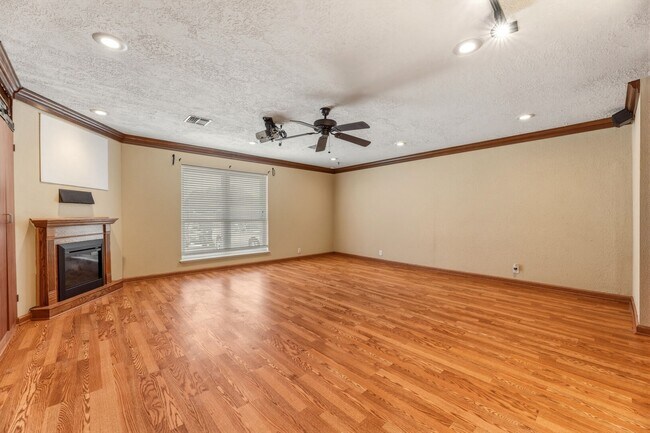 Building Photo - 5211 Court Rd