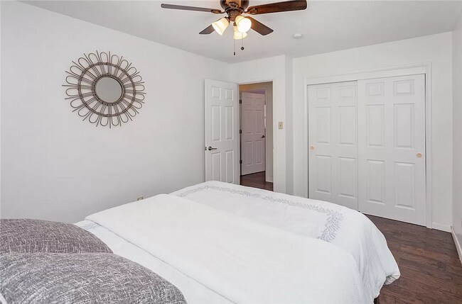 Building Photo - LOWER BEAVER!! 4 Bed, 2 Bath Home in Des Moines