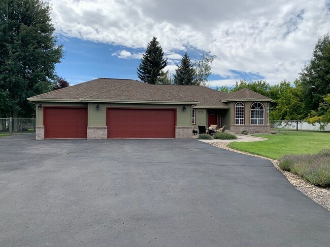 Primary Photo - 4 Bedroom, 2 Bath near Pine Grove