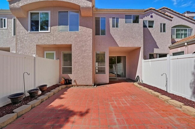 Building Photo - 413 Sanibelle Cir