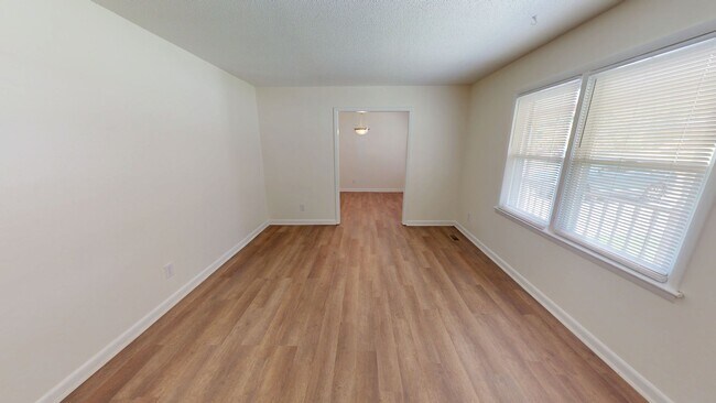 Building Photo - 3 Bedroom with 2 Living Rooms & finished b...