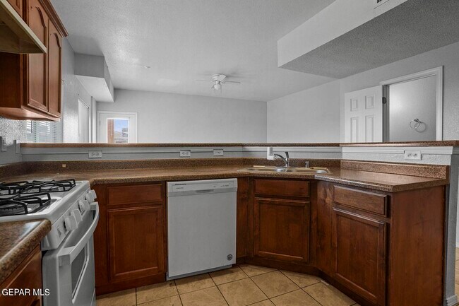 Building Photo - 7908 Mt Latona Dr
