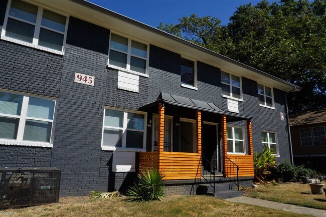 Building Photo - 936 Mayson Turner Rd NW