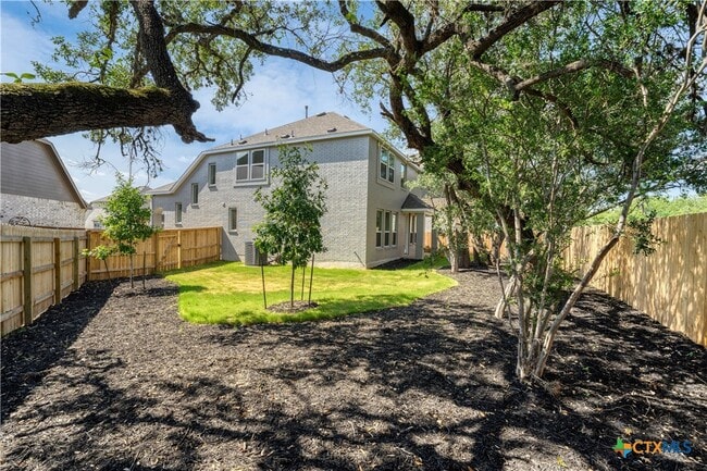 Building Photo - 1057 Easy Gruene