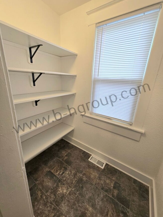 Building Photo - 2629 Roosevelt Rd