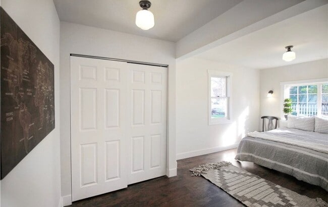 Building Photo - Remodeled