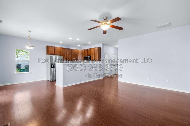 Building Photo - 14054 Singleleaf Lane