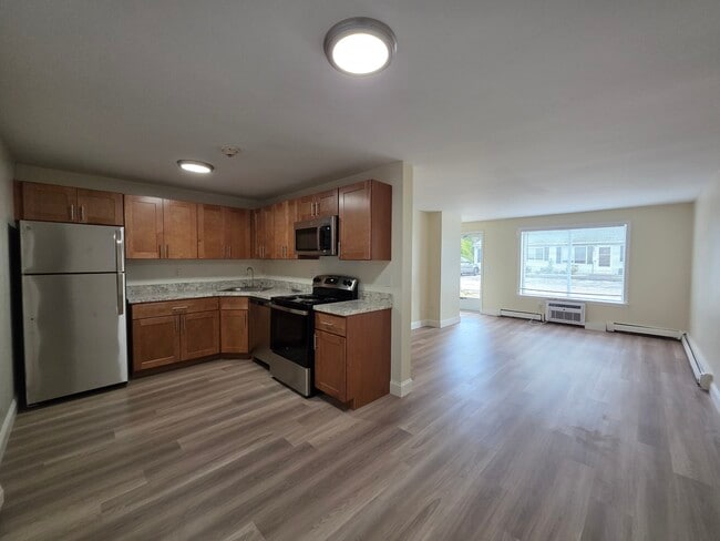 Building Photo - Tower Hill Landings