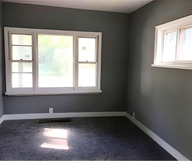 Building Photo - 9918 Sandusky Ave