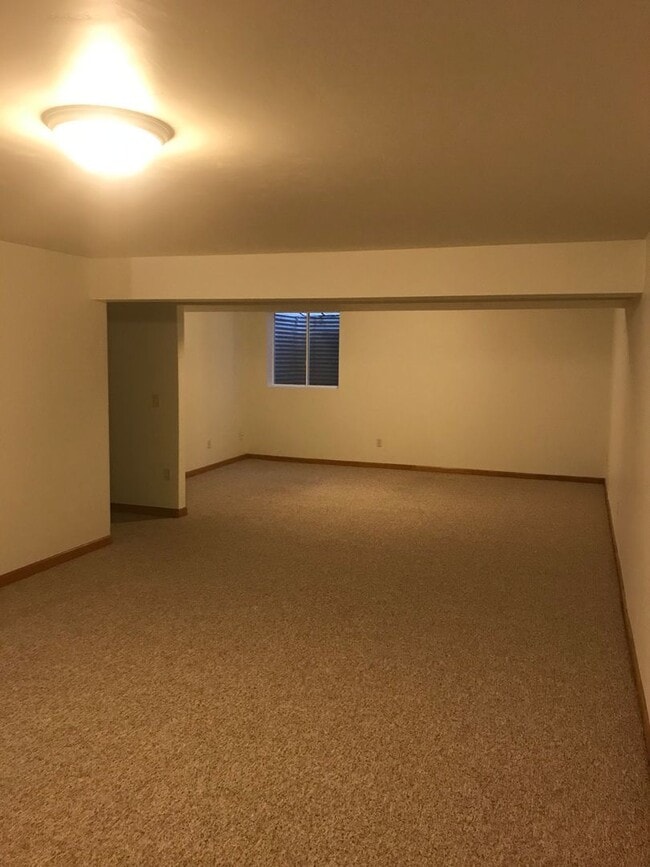 Building Photo - 2100 River Point Ct