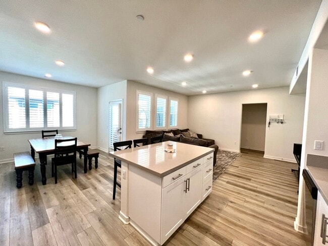 Building Photo - COMING SOON... The Resort, Rancho Cucamonga Condo
