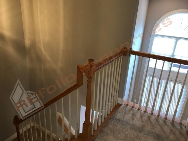 Building Photo - Wonderful 3BD 4 BA 1 Car-Garage End Unit T...