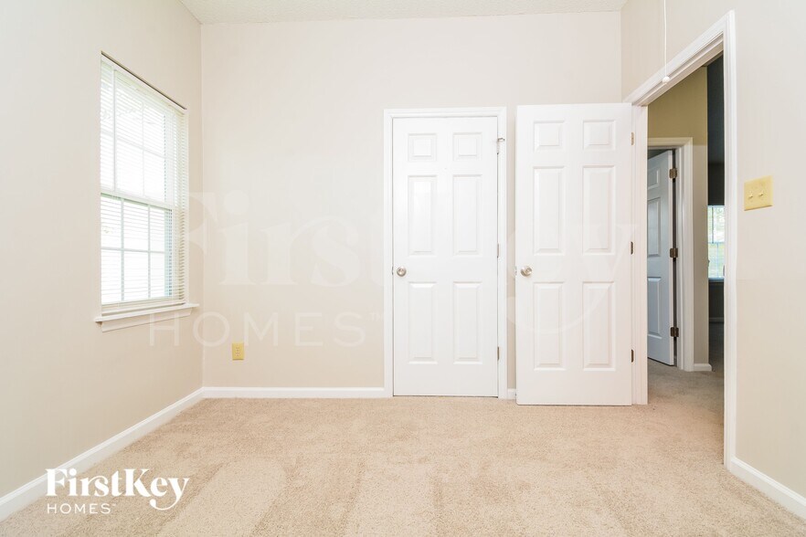 Building Photo - 6 Halsey Pl