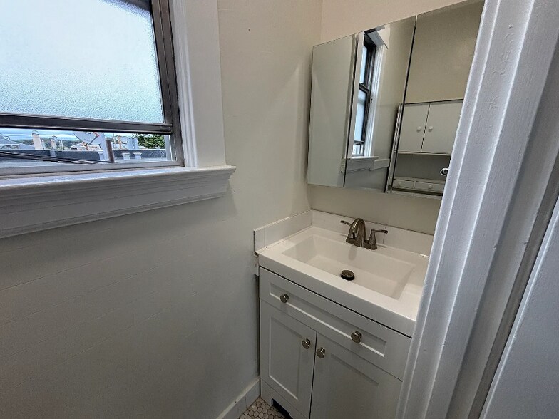 Building Photo - 224 Judah St