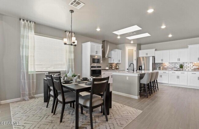 Building Photo - 257 Adamtowne Dr