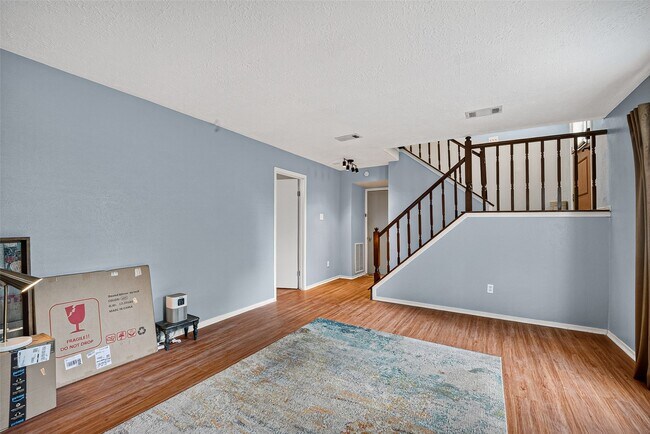 Building Photo - 15927 Eastcape Dr