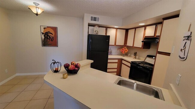 Building Photo - 5785 Gatlin Ave