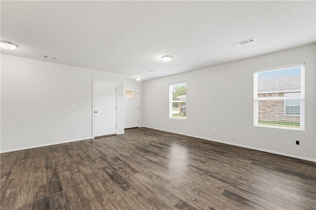 Building Photo - 225 W Marietta Way