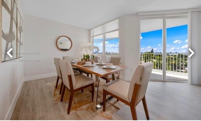 Building Photo - 1555 N Treasure Dr