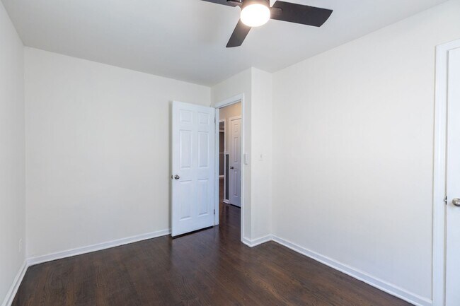 Building Photo - 4 bedrooms 1 bath