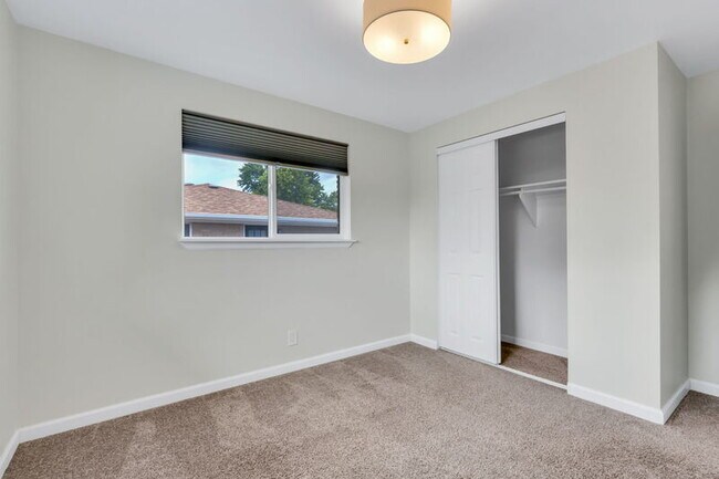 Building Photo - 7482 Beach Ct