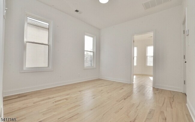 Building Photo - 43 Bragaw Ave