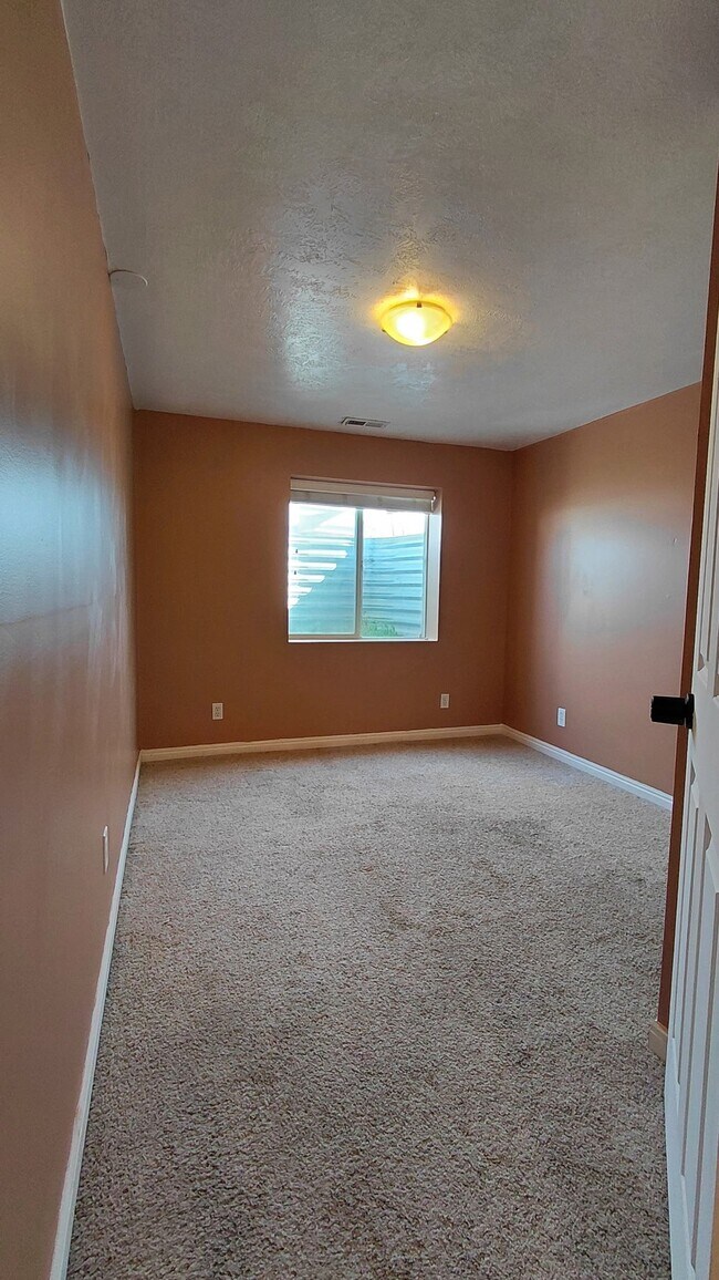 Building Photo - 6254 Dellron Dr