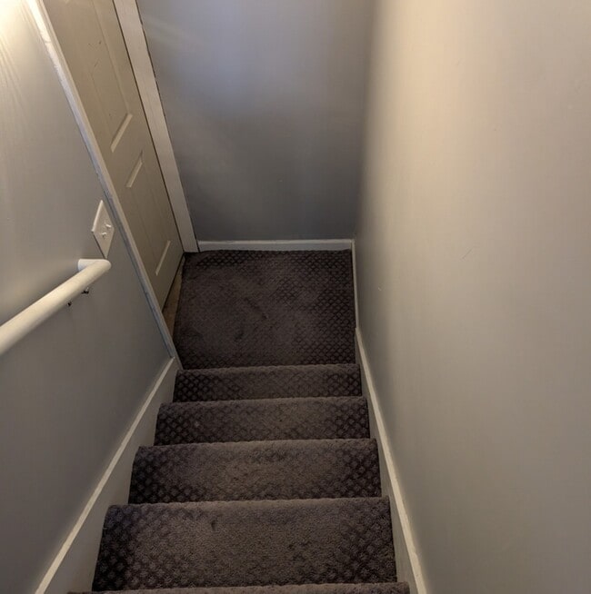 Building Photo - 1966 Alinda Ave